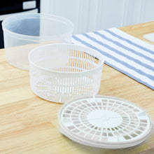 Load image into Gallery viewer, Swtroom Salad Spinner Vegetable Dryer, 3.4 Quart Fruit Veggie Bowl Lockable Colander Basket and Lid with Drawcord Switch
